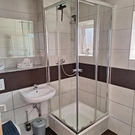 Gaststaette Und Zur Schiene شقة *