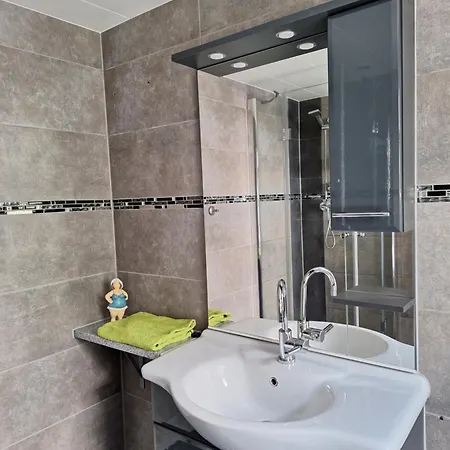 Gaststaette Und Zur Schiene Apartamento *