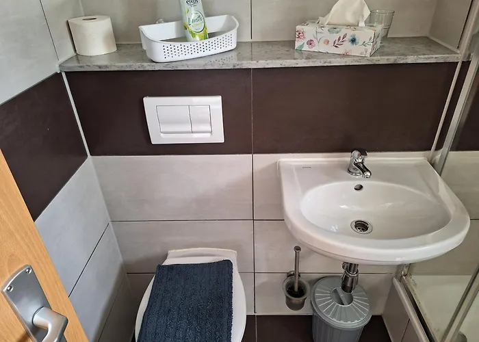 Gaststätte Und Zur Schiene Apartment Merseburg