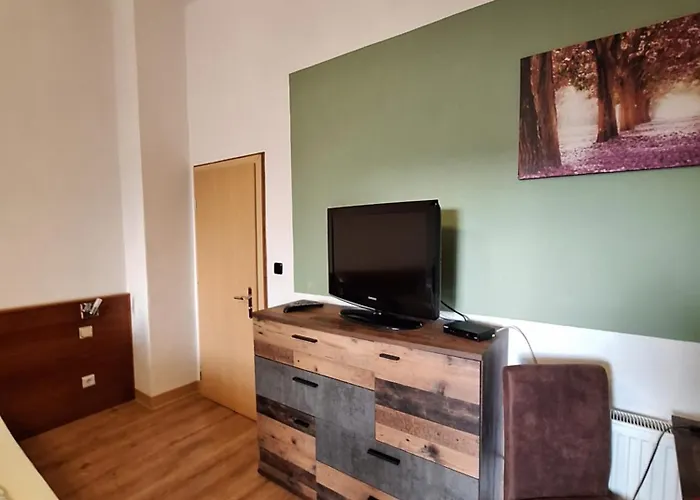 Gaststätte Und Zur Schiene *